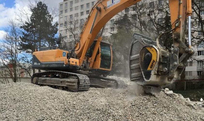 MBバケットクラッシャーは騒音と粉じんの発生を最小限に抑えるよう設計されているため、市街地でも周囲の住民に配慮した工事がおこなえます。