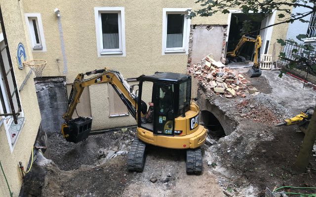 MBC50 Caterpillar305.5E2CR Germany urban jobsite