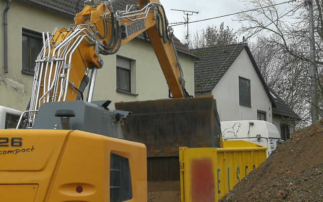 MB HDS323 RQ20 Germany Liebherr 926 soil stones