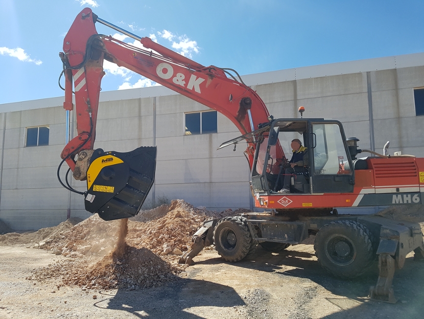 MB クラッシャー BF80.3 S4 グラップル アタッチメント O&K