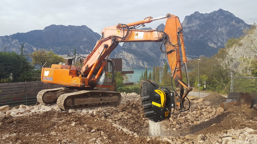 MB BF70.2 Hitachi EX235A