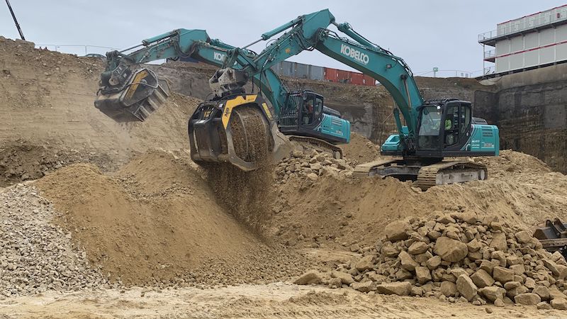 MB-S18 screener BF120 crusher kobelco
