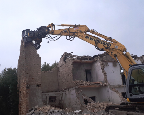 グラップルMB-G1200で解体廃材を選別・回収